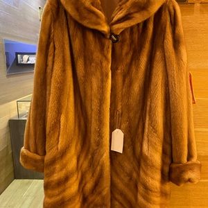 Long gold female mink stroller 36in coat